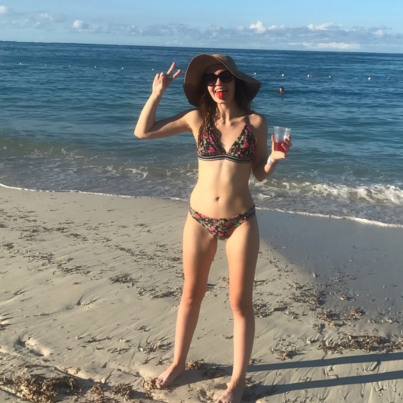 Meet your Posher, Ashley - Picture 3 of 8